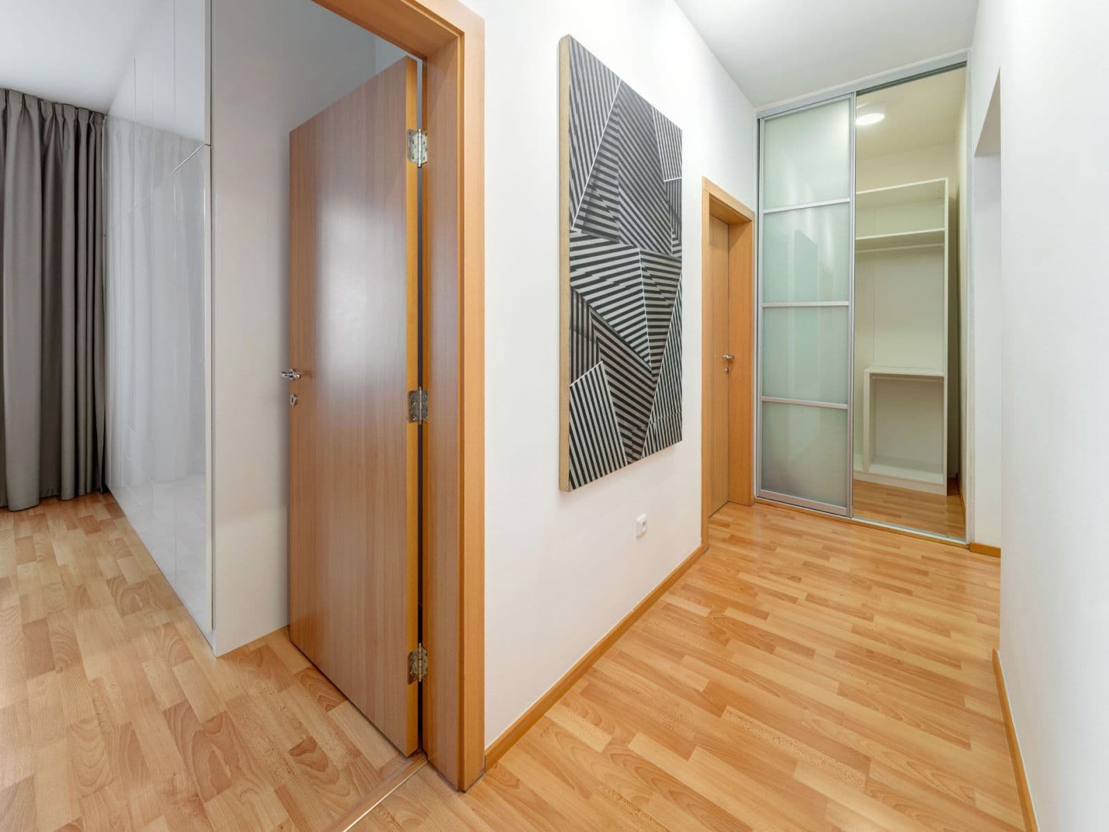 2 bedroom with open-plan kitchen flat to rent, 70 m², U Třešňovky, Prague, Prague 2 bedroom with open-plan kitchen flat to rent, 70 m², U Třešňovky, Prague, Prague