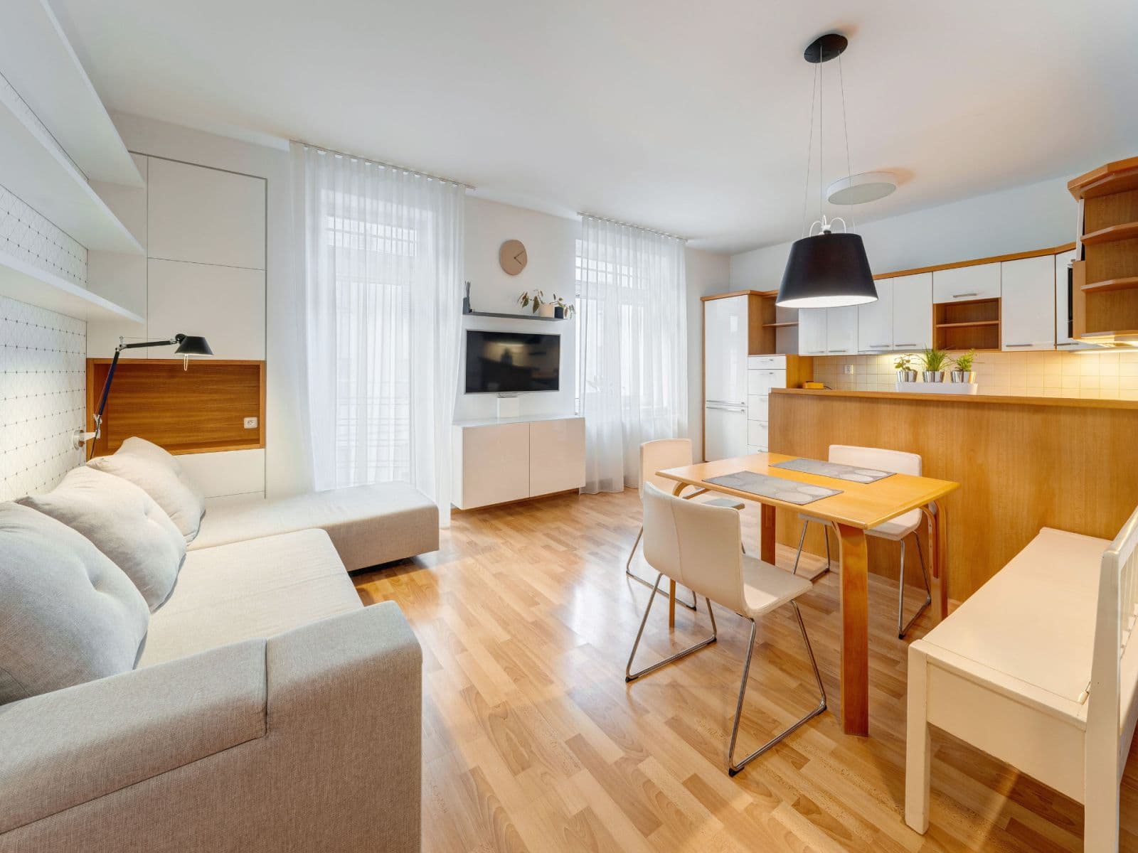 2 bedroom with open-plan kitchen flat to rent, 70 m², U Třešňovky, Prague, Prague 2 bedroom with open-plan kitchen flat to rent, 70 m², U Třešňovky, Prague, Prague