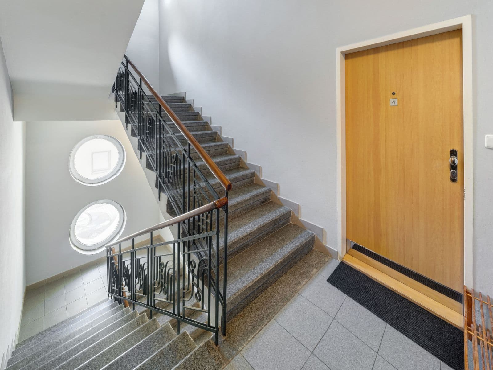 2 bedroom with open-plan kitchen flat to rent, 70 m², U Třešňovky, Prague, Prague 2 bedroom with open-plan kitchen flat to rent, 70 m², U Třešňovky, Prague, Prague