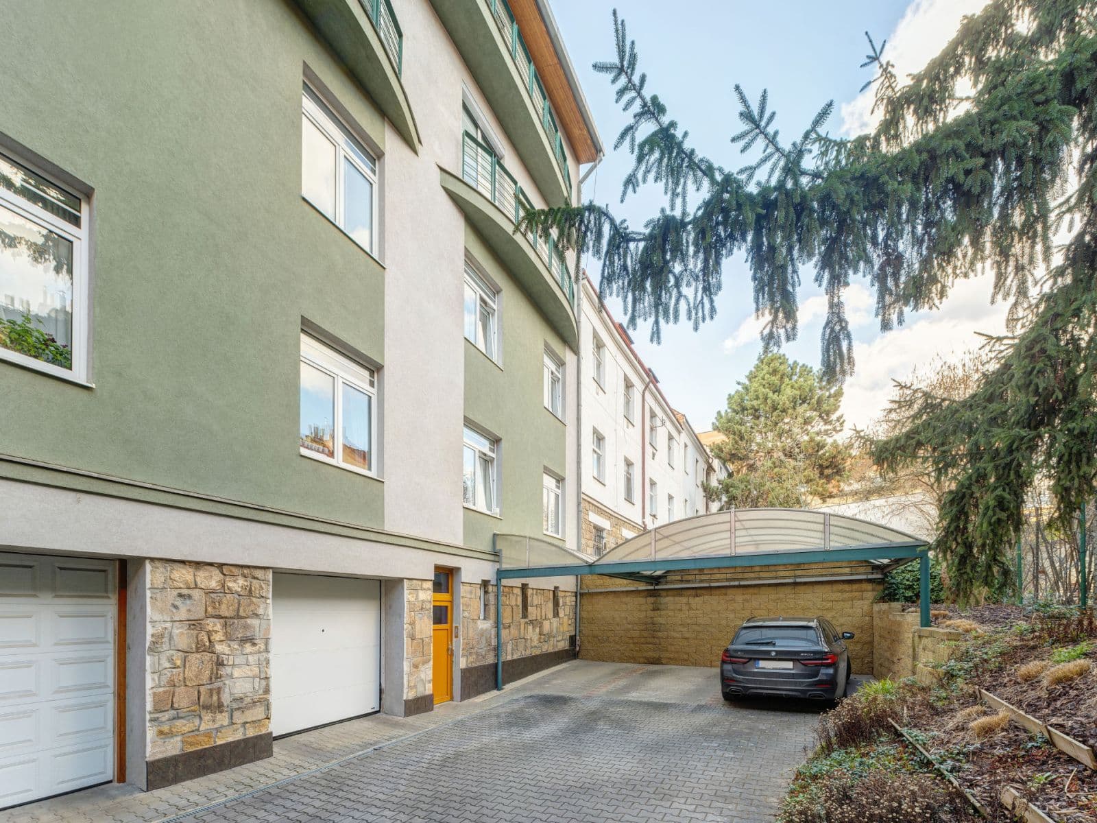 2 bedroom with open-plan kitchen flat to rent, 70 m², U Třešňovky, Prague, Prague 2 bedroom with open-plan kitchen flat to rent, 70 m², U Třešňovky, Prague, Prague