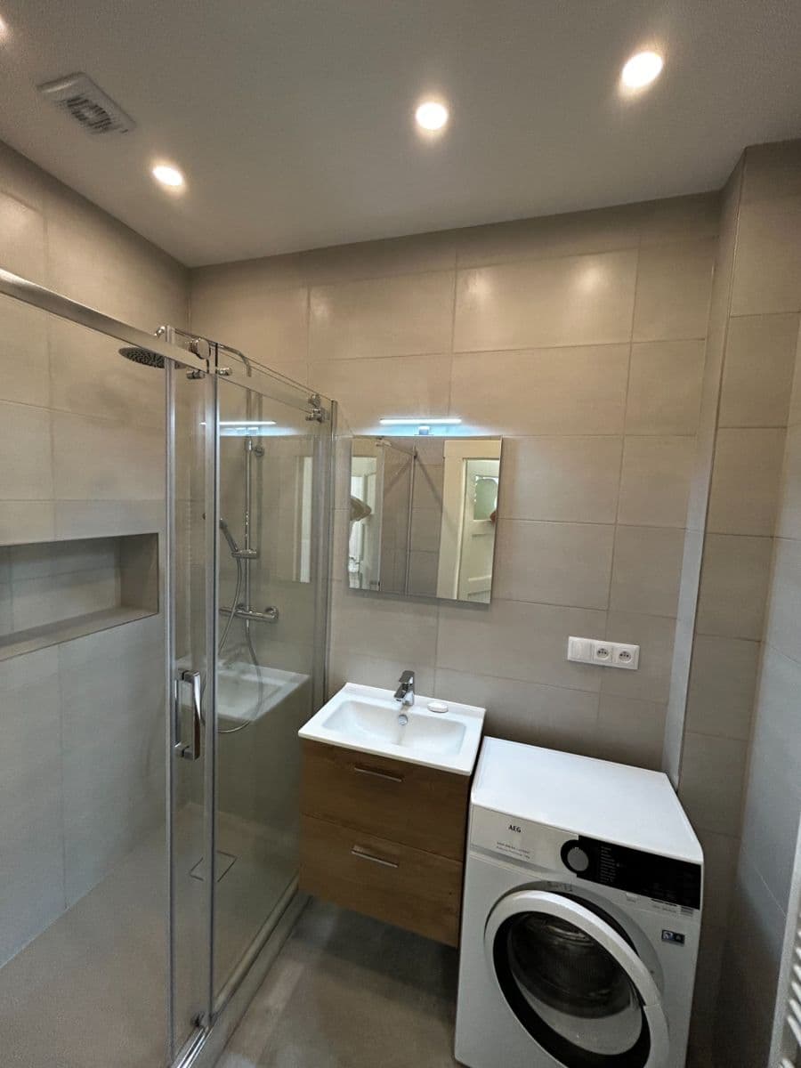 1 bedroom with open-plan kitchen flat to rent, 53 m², Osadní, Prague, Prague 1 bedroom with open-plan kitchen flat to rent, 53 m², Osadní, Prague, Prague