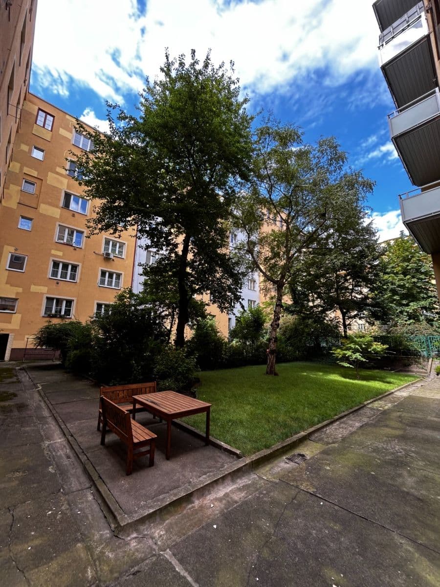 1 bedroom with open-plan kitchen flat to rent, 53 m², Osadní, Prague, Prague 1 bedroom with open-plan kitchen flat to rent, 53 m², Osadní, Prague, Prague