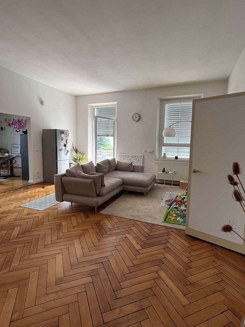 1 bedroom with open-plan kitchen flat to rent, 102 m², Würzburg, Bavaria 1 bedroom with open-plan kitchen flat to rent, 102 m², Würzburg, Bavaria