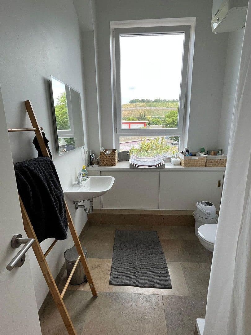 1 bedroom with open-plan kitchen flat to rent, 102 m², Würzburg, Bavaria 1 bedroom with open-plan kitchen flat to rent, 102 m², Würzburg, Bavaria