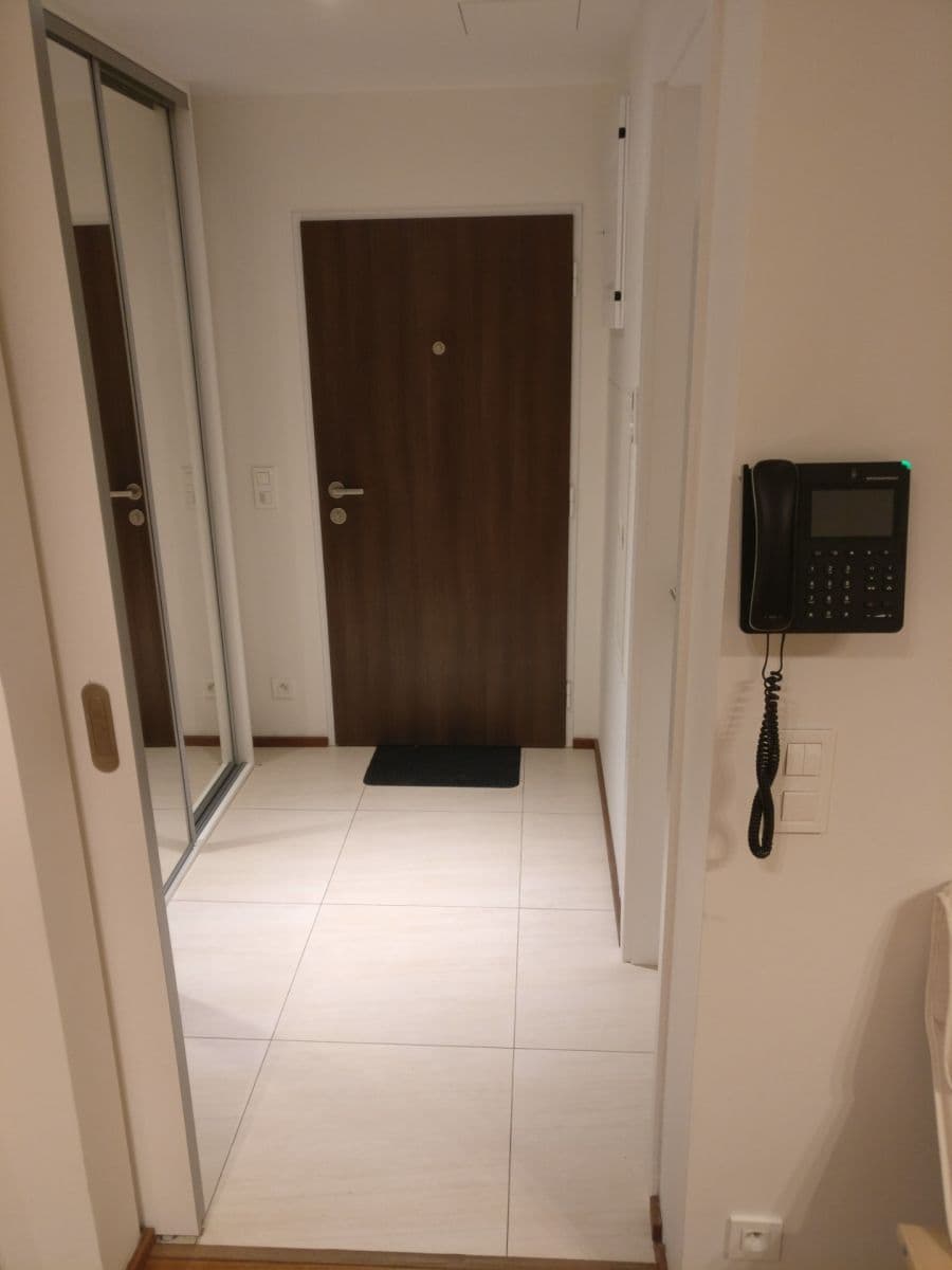 Studio flat to rent, 34 m², U Michelského mlýna, Prague, Prague Studio flat to rent, 34 m², U Michelského mlýna, Prague, Prague