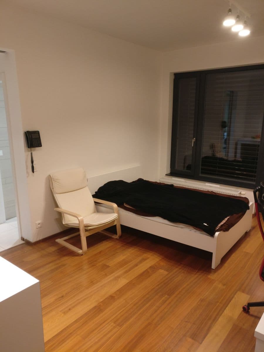 Studio flat to rent, 34 m², U Michelského mlýna, Prague, Prague Studio flat to rent, 34 m², U Michelského mlýna, Prague, Prague