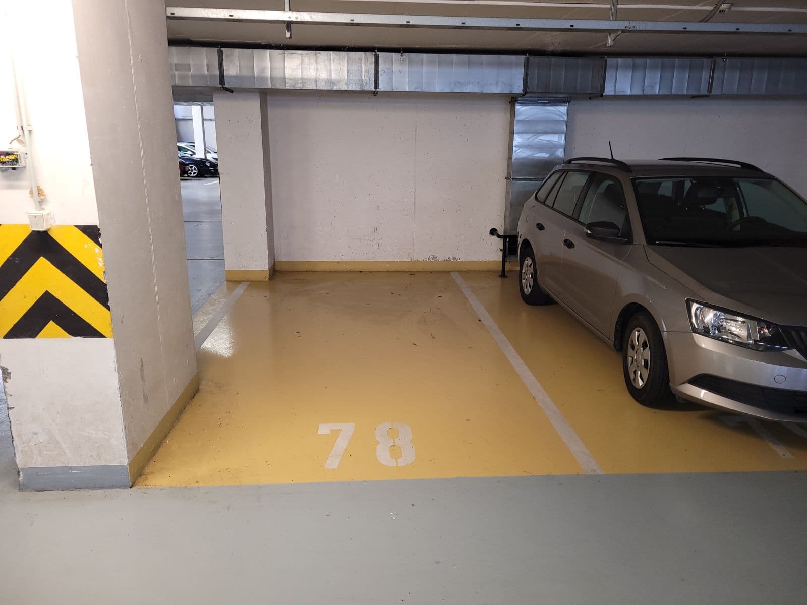 garage to rent, 10 m², Hnězdenská, Prague, Prague garage to rent, 10 m², Hnězdenská, Prague, Prague