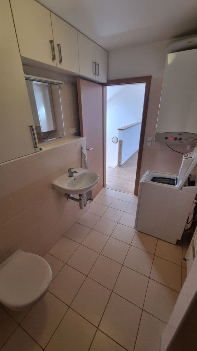 1 bedroom with open-plan kitchen flat to rent, 54 m², Ponětovická, Brno, Jihomoravský Region 1 bedroom with open-plan kitchen flat to rent, 54 m², Ponětovická, Brno, Jihomoravský Region