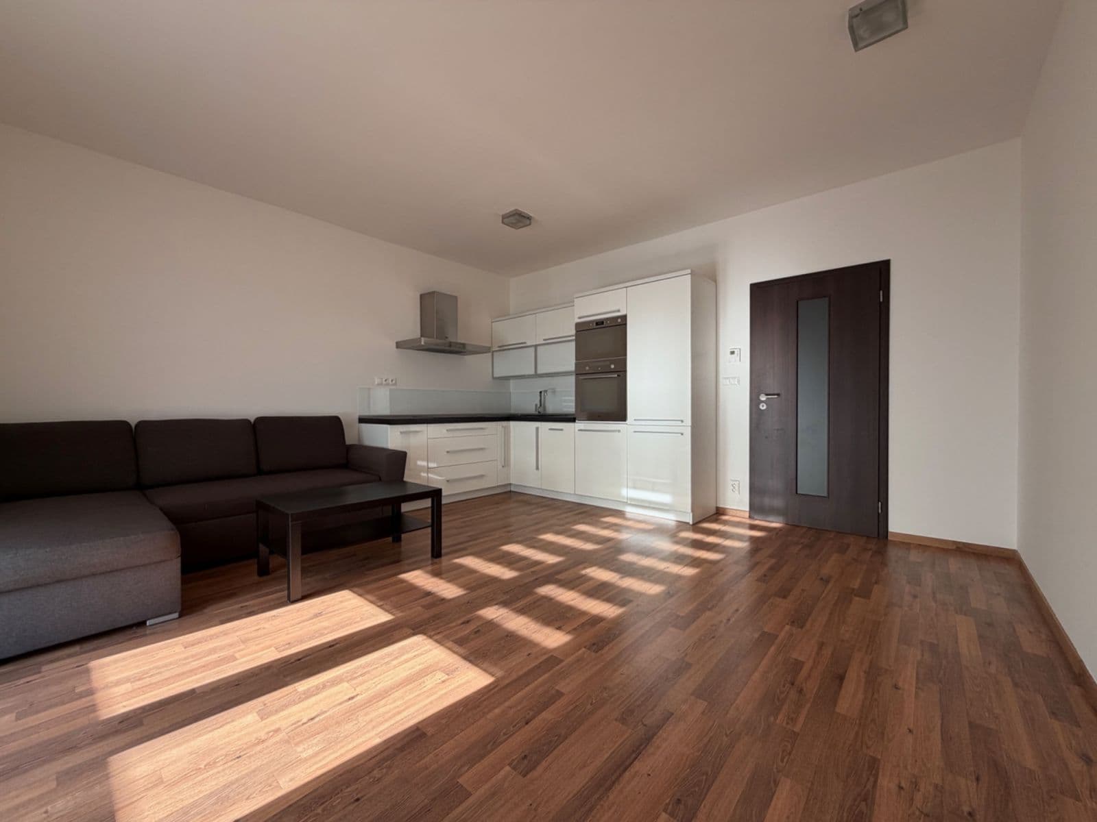1 bedroom with open-plan kitchen flat to rent, 59 m², Jantarová, Ostrava, Moravskoslezský Region 1 bedroom with open-plan kitchen flat to rent, 59 m², Jantarová, Ostrava, Moravskoslezský Region