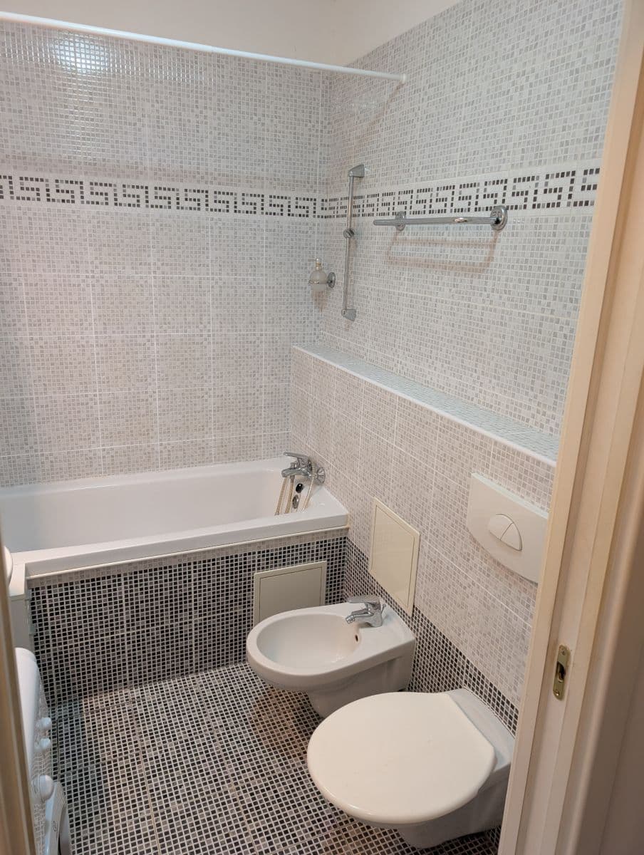 Studio flat to rent, 25 m², Arbesovo náměstí, Prague, Prague Studio flat to rent, 25 m², Arbesovo náměstí, Prague, Prague