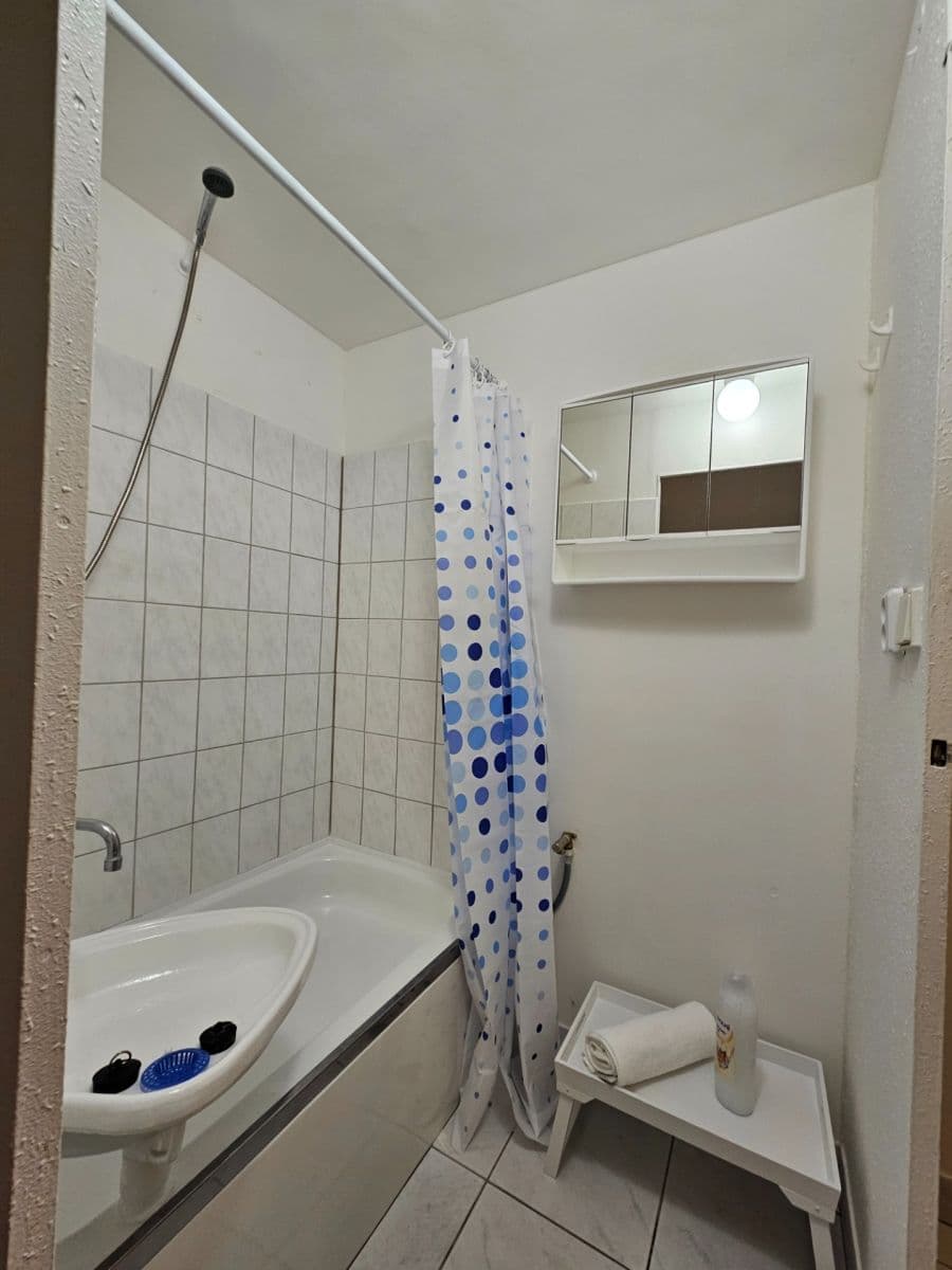 1 bedroom flat to rent, 32 m², Varnsdorfská, Prague, Prague 1 bedroom flat to rent, 32 m², Varnsdorfská, Prague, Prague