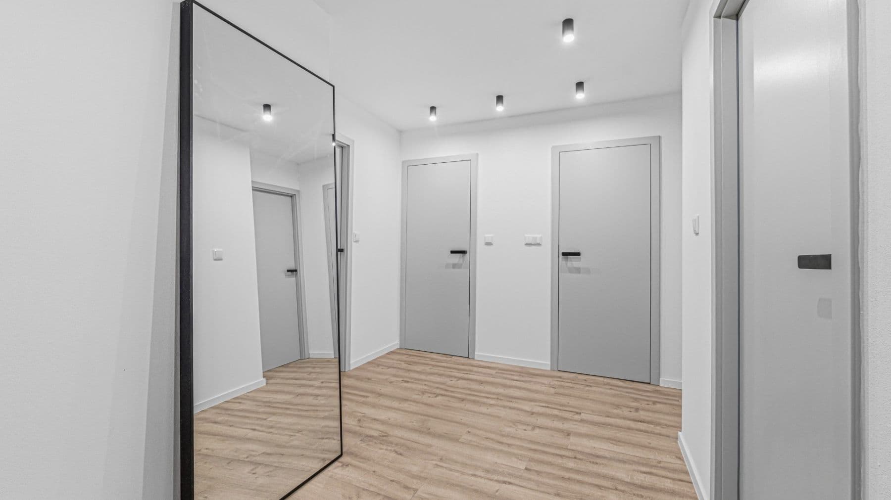 3 bedroom with open-plan kitchen flat for sale, 80 m², Emilie Hyblerové, Prague, Prague 3 bedroom with open-plan kitchen flat for sale, 80 m², Emilie Hyblerové, Prague, Prague