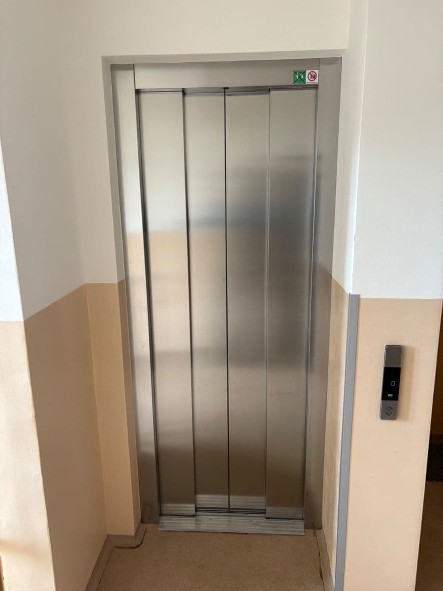 2 bedroom with open-plan kitchen flat to rent, 78 m², Láskova, Prague, Prague 2 bedroom with open-plan kitchen flat to rent, 78 m², Láskova, Prague, Prague