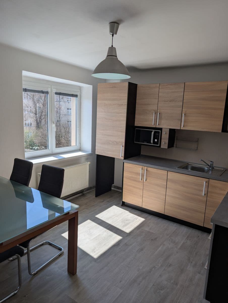 2 bedroom flat to rent, 54 m², Seifertova, Jihlava, Vysočina Region 2 bedroom flat to rent, 54 m², Seifertova, Jihlava, Vysočina Region