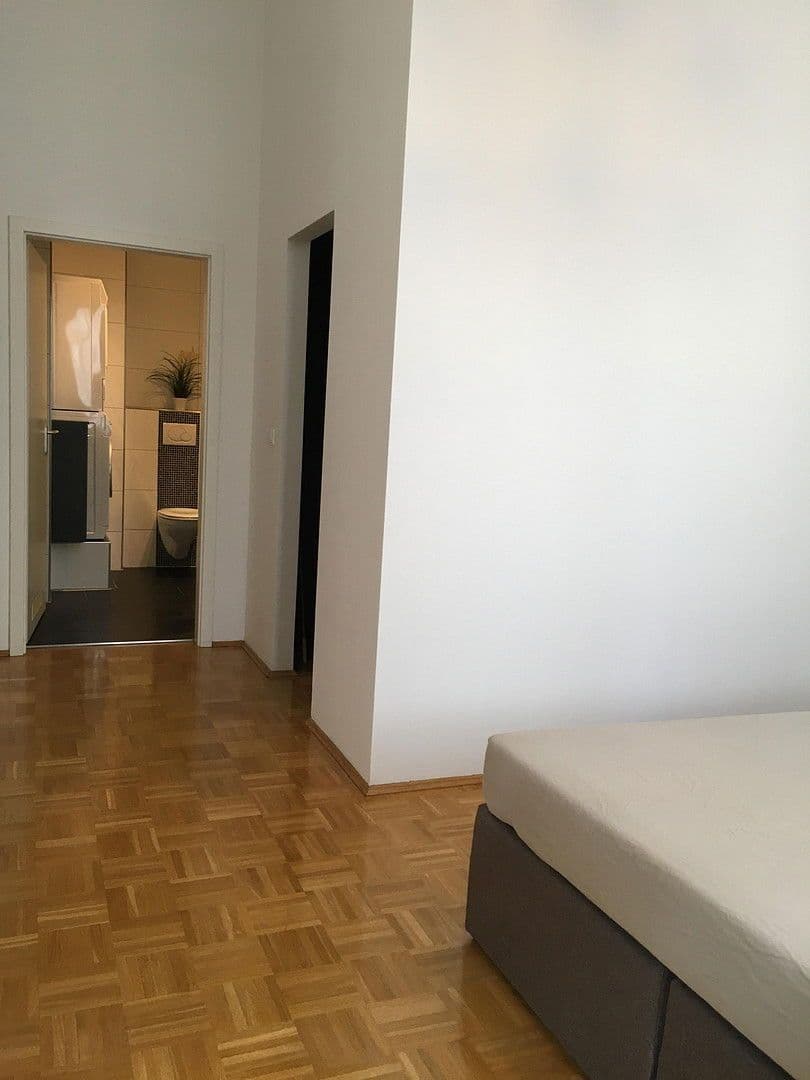 1 bedroom with open-plan kitchen flat to rent, 95 m², Esslingen am Neckar, Baden-Württemberg 1 bedroom with open-plan kitchen flat to rent, 95 m², Esslingen am Neckar, Baden-Württemberg