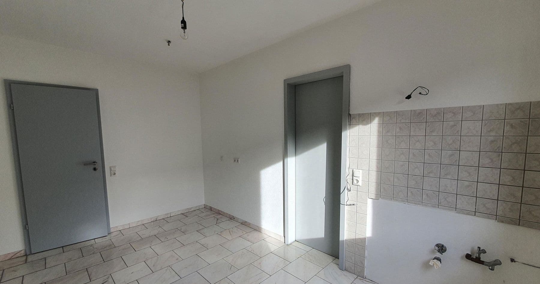 3 bedroom with open-plan kitchen flat to rent, 130 m², Duisburg, North Rhine-Westphalia 3 bedroom with open-plan kitchen flat to rent, 130 m², Duisburg, North Rhine-Westphalia