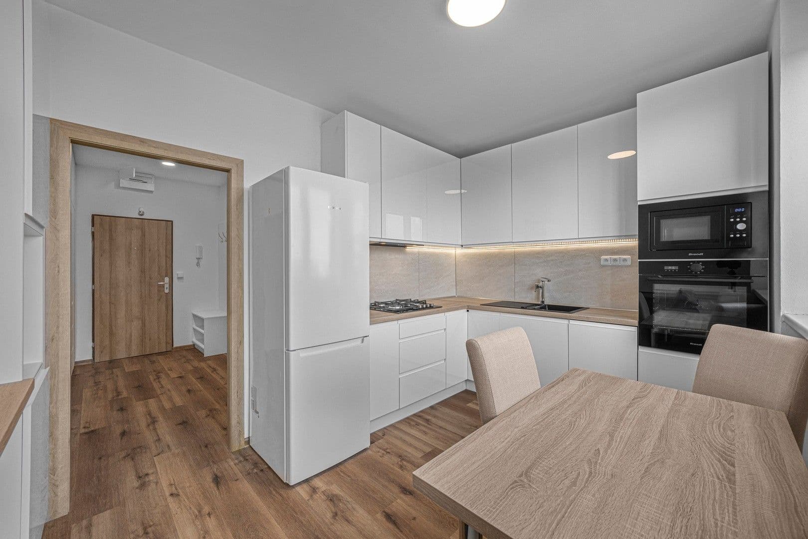 1 bedroom flat to rent, 42 m², Kubánské náměstí, Prague, Prague 1 bedroom flat to rent, 42 m², Kubánské náměstí, Prague, Prague