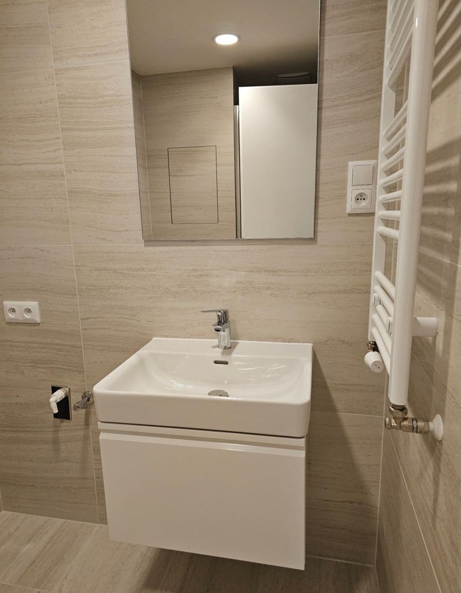 1 bedroom with open-plan kitchen flat to rent, 50 m², Bukačova, Prague, Prague 1 bedroom with open-plan kitchen flat to rent, 50 m², Bukačova, Prague, Prague