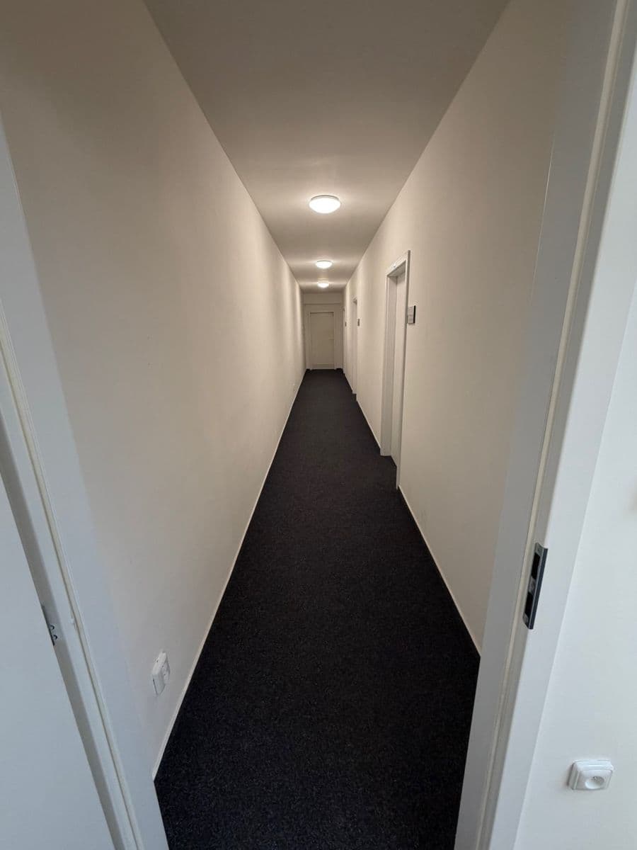 office to rent, 21 m², Karmelitská, Prague, Prague office to rent, 21 m², Karmelitská, Prague, Prague