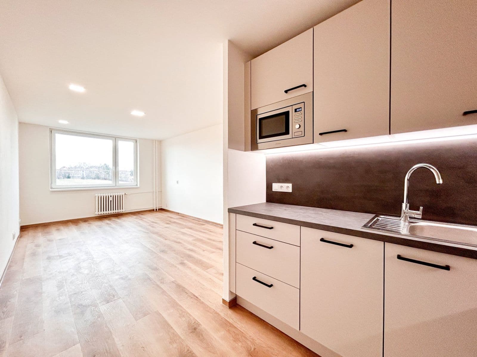 1 bedroom with open-plan kitchen flat to rent, 44 m², Jateční, Kolín, Středočeský Region 1 bedroom with open-plan kitchen flat to rent, 44 m², Jateční, Kolín, Středočeský Region