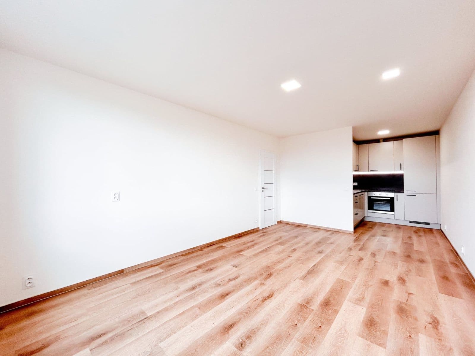 1 bedroom with open-plan kitchen flat to rent, 44 m², Jateční, Kolín, Středočeský Region 1 bedroom with open-plan kitchen flat to rent, 44 m², Jateční, Kolín, Středočeský Region