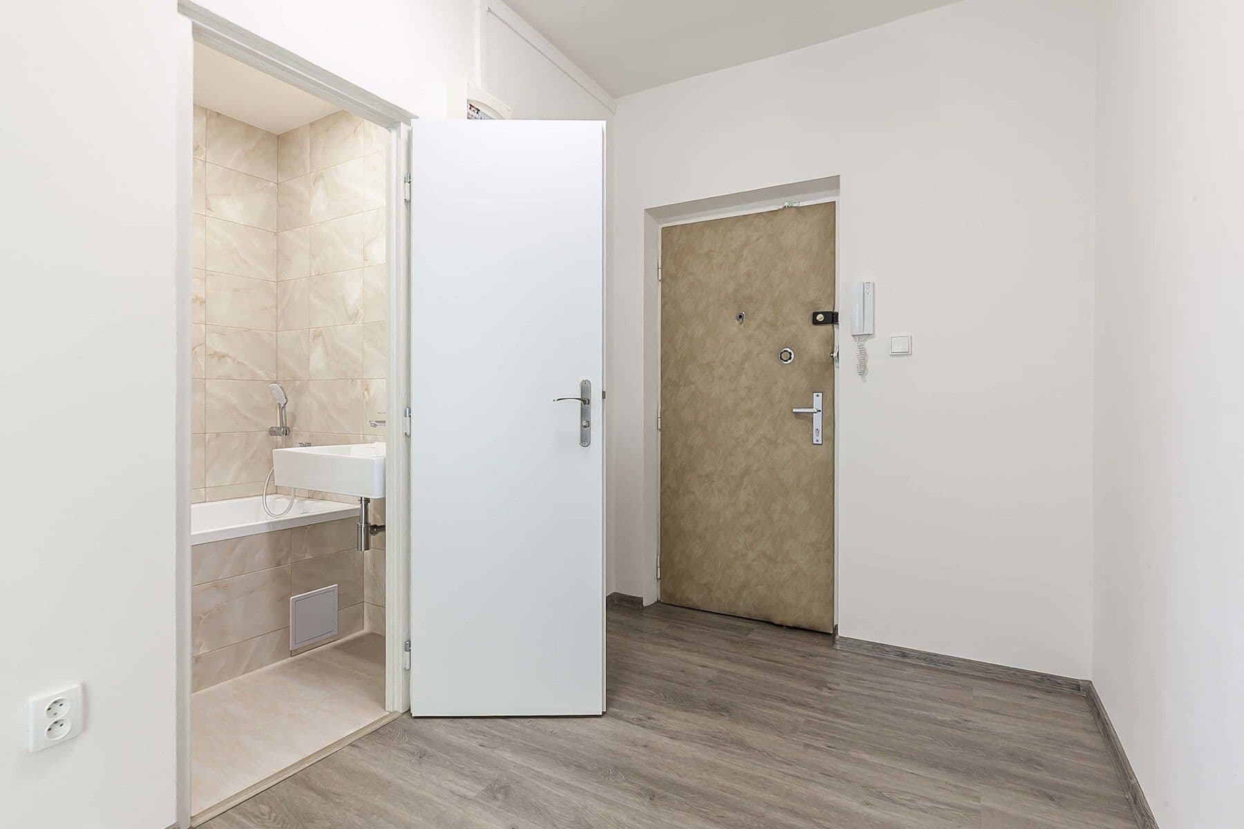 2 bedroom flat for sale, 60 m², Kapraďová, Prague, Prague 2 bedroom flat for sale, 60 m², Kapraďová, Prague, Prague