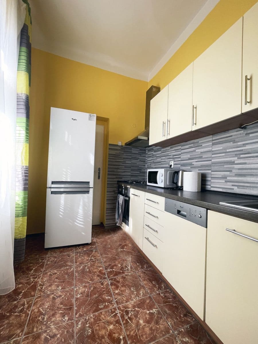 3 bedroom flat to rent, 80 m², Voroněžská, Prague, Prague 3 bedroom flat to rent, 80 m², Voroněžská, Prague, Prague