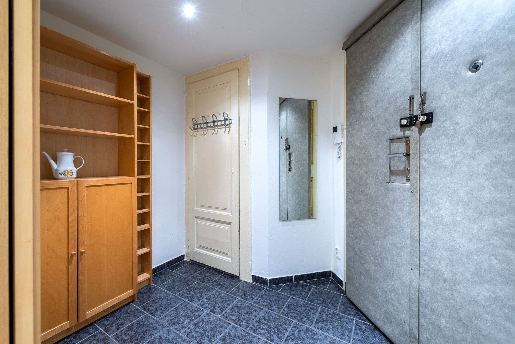 2 bedroom with open-plan kitchen flat for sale, 65 m², Jaromírova, Prague, Prague 2 bedroom with open-plan kitchen flat for sale, 65 m², Jaromírova, Prague, Prague