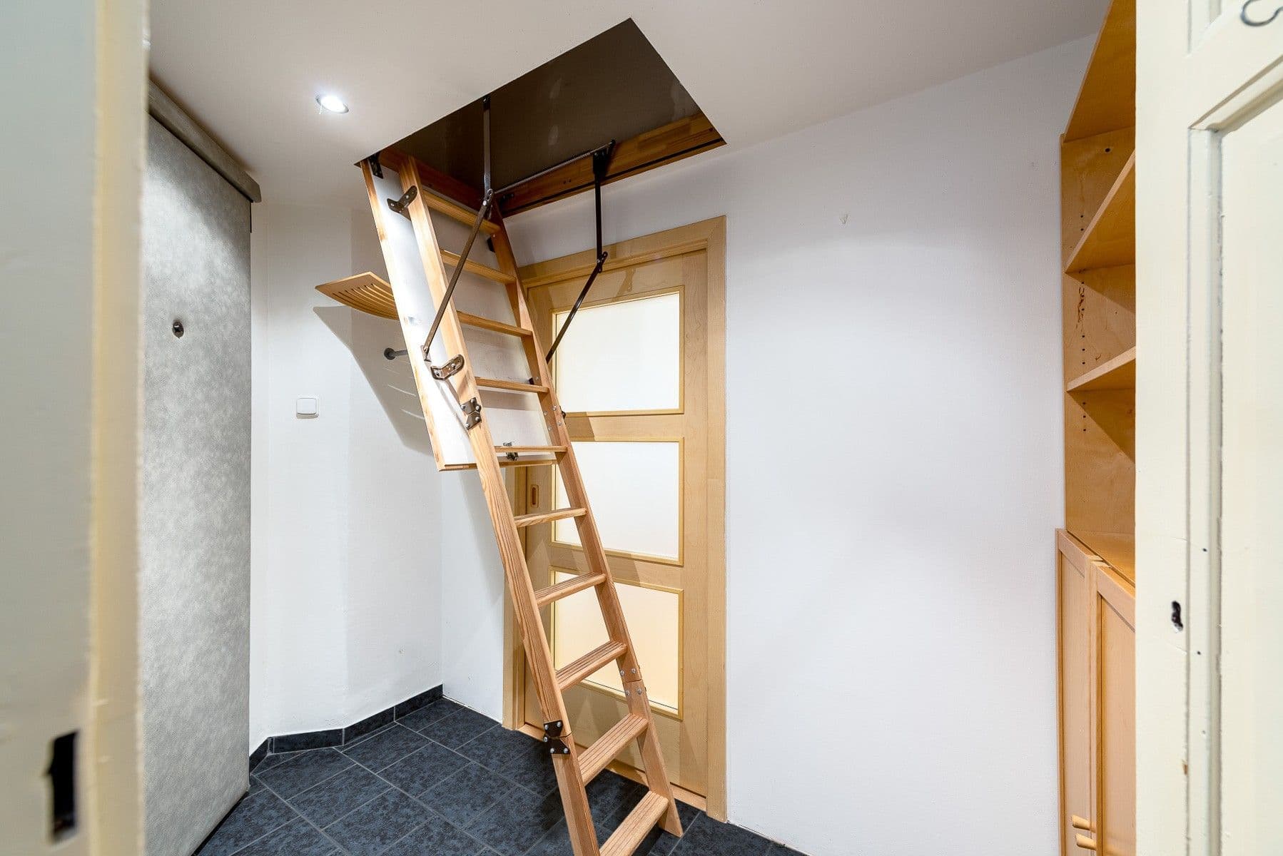 2 bedroom with open-plan kitchen flat for sale, 65 m², Jaromírova, Prague, Prague 2 bedroom with open-plan kitchen flat for sale, 65 m², Jaromírova, Prague, Prague