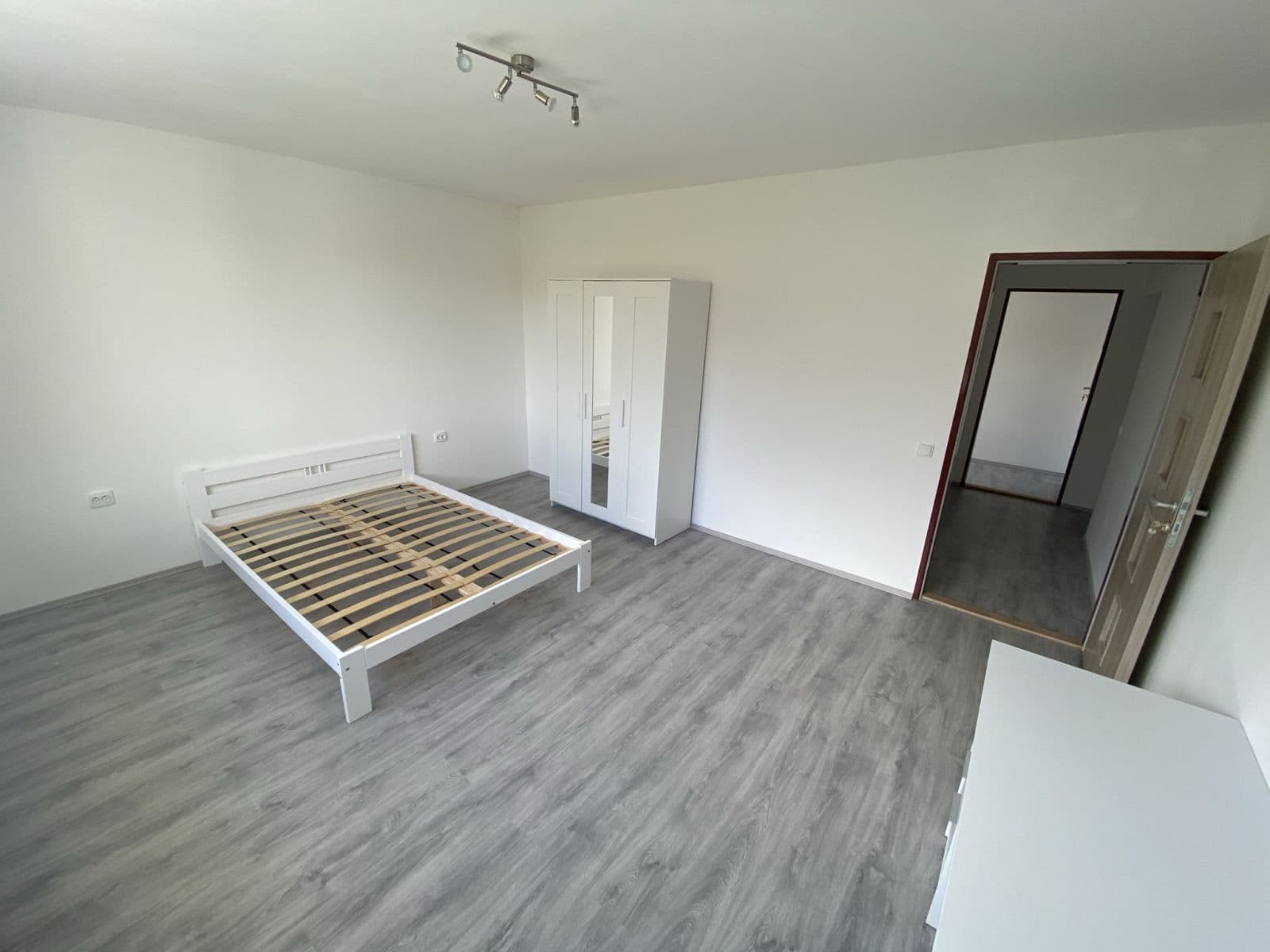 5 bedroom flat to rent, 115 m², Jižní Ⅱ, Prague, Prague 5 bedroom flat to rent, 115 m², Jižní Ⅱ, Prague, Prague