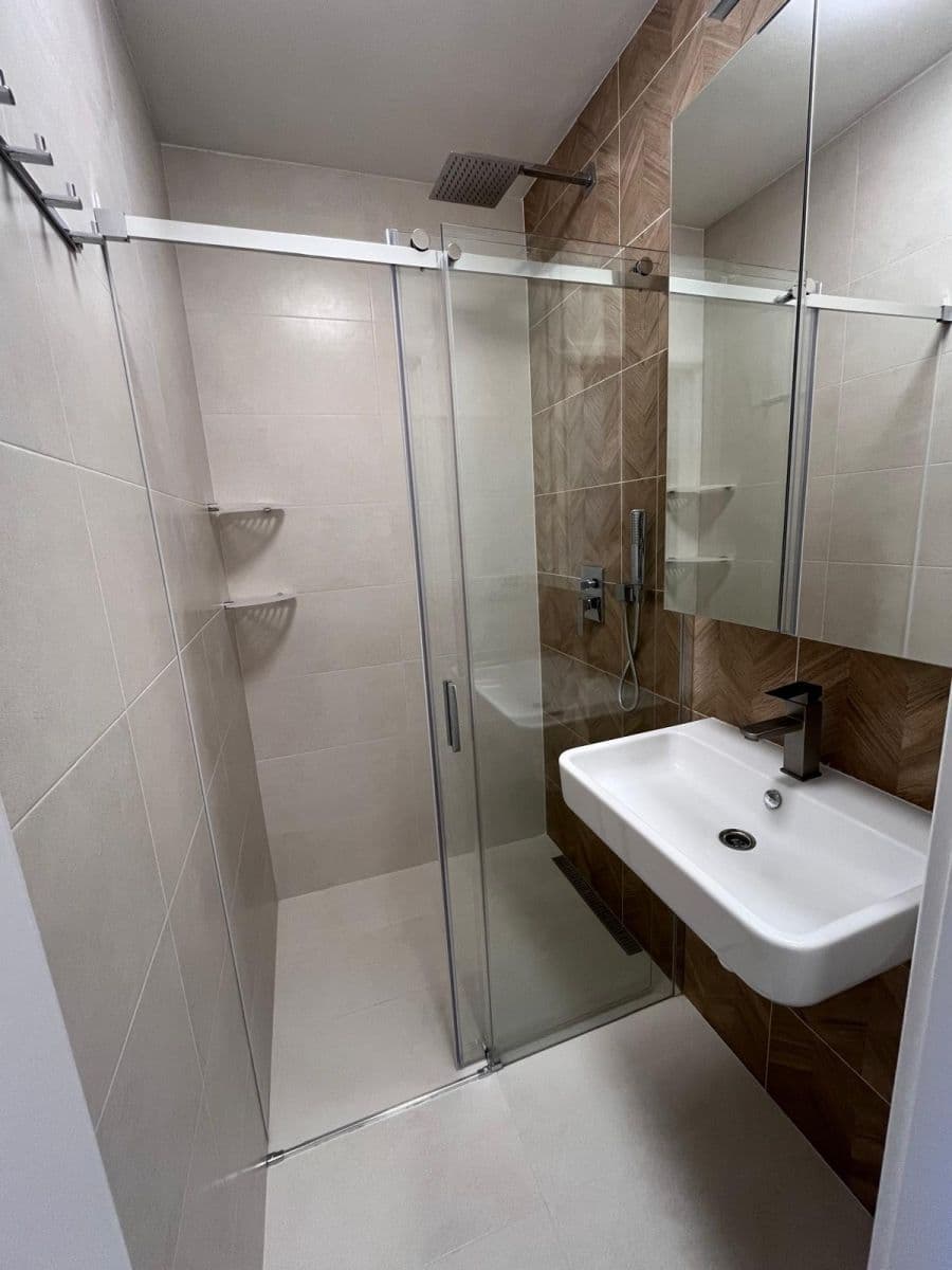 1 bedroom with open-plan kitchen flat to rent, 41 m², Šluknovská, Prague, Prague 1 bedroom with open-plan kitchen flat to rent, 41 m², Šluknovská, Prague, Prague