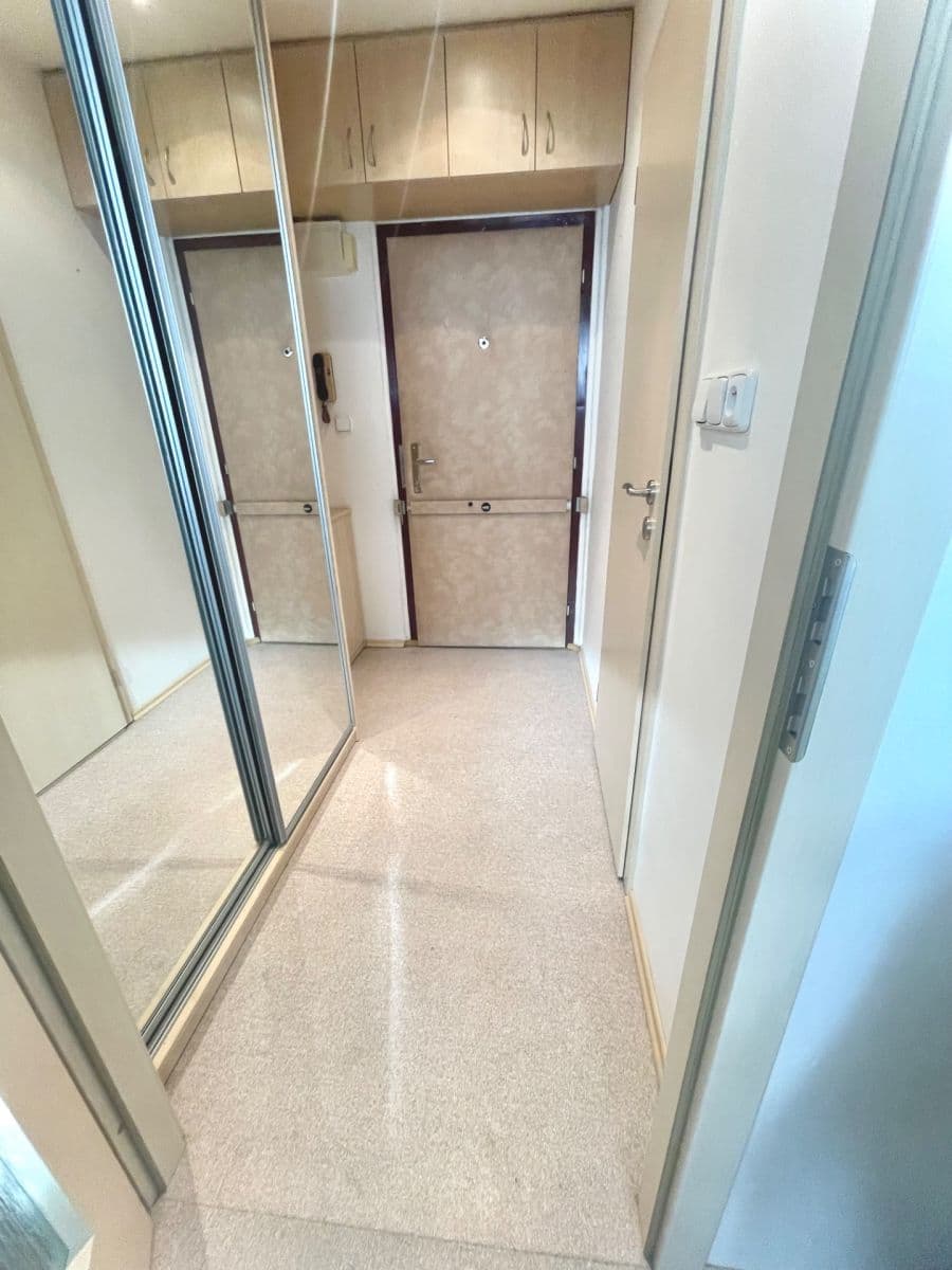 Studio flat to rent, 33 m², Blattného, Prague, Prague Studio flat to rent, 33 m², Blattného, Prague, Prague