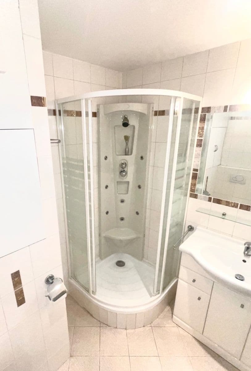 Studio flat to rent, 33 m², Blattného, Prague, Prague Studio flat to rent, 33 m², Blattného, Prague, Prague