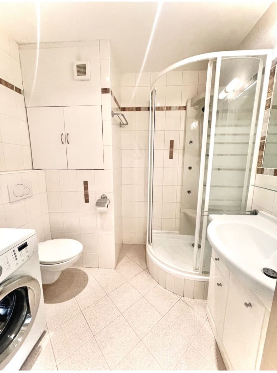 Studio flat to rent, 33 m², Blattného, Prague, Prague Studio flat to rent, 33 m², Blattného, Prague, Prague