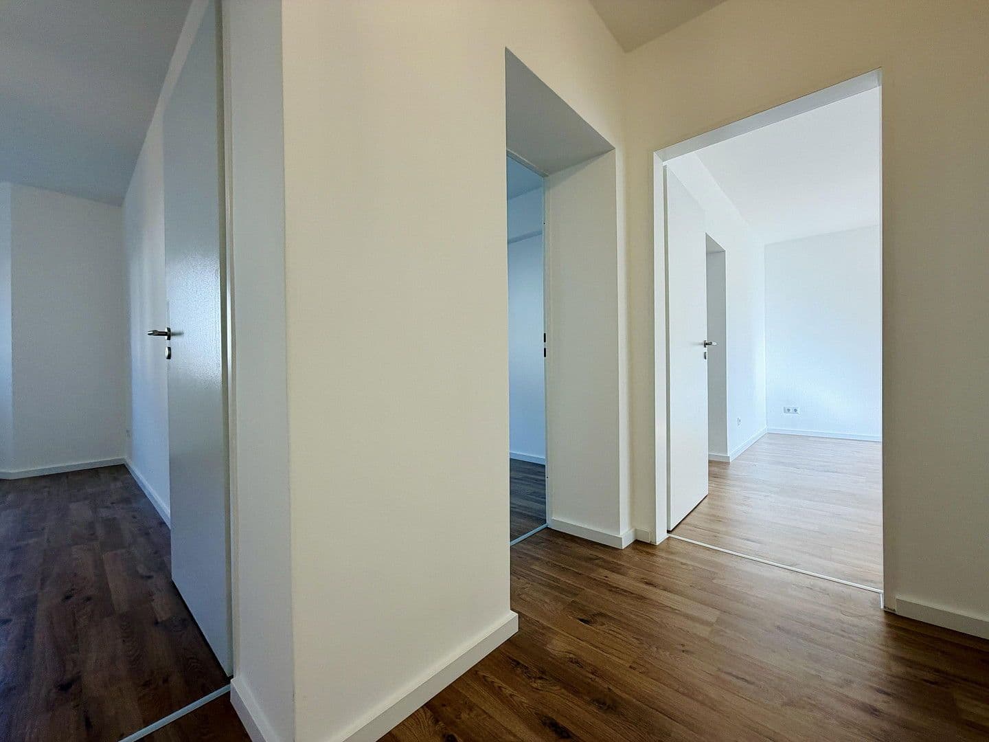 2 bedroom with open-plan kitchen flat for sale, 63 m², Grüner Hof 32, Köln, North Rhine-Westphalia 2 bedroom with open-plan kitchen flat for sale, 63 m², Grüner Hof 32, Köln, North Rhine-Westphalia