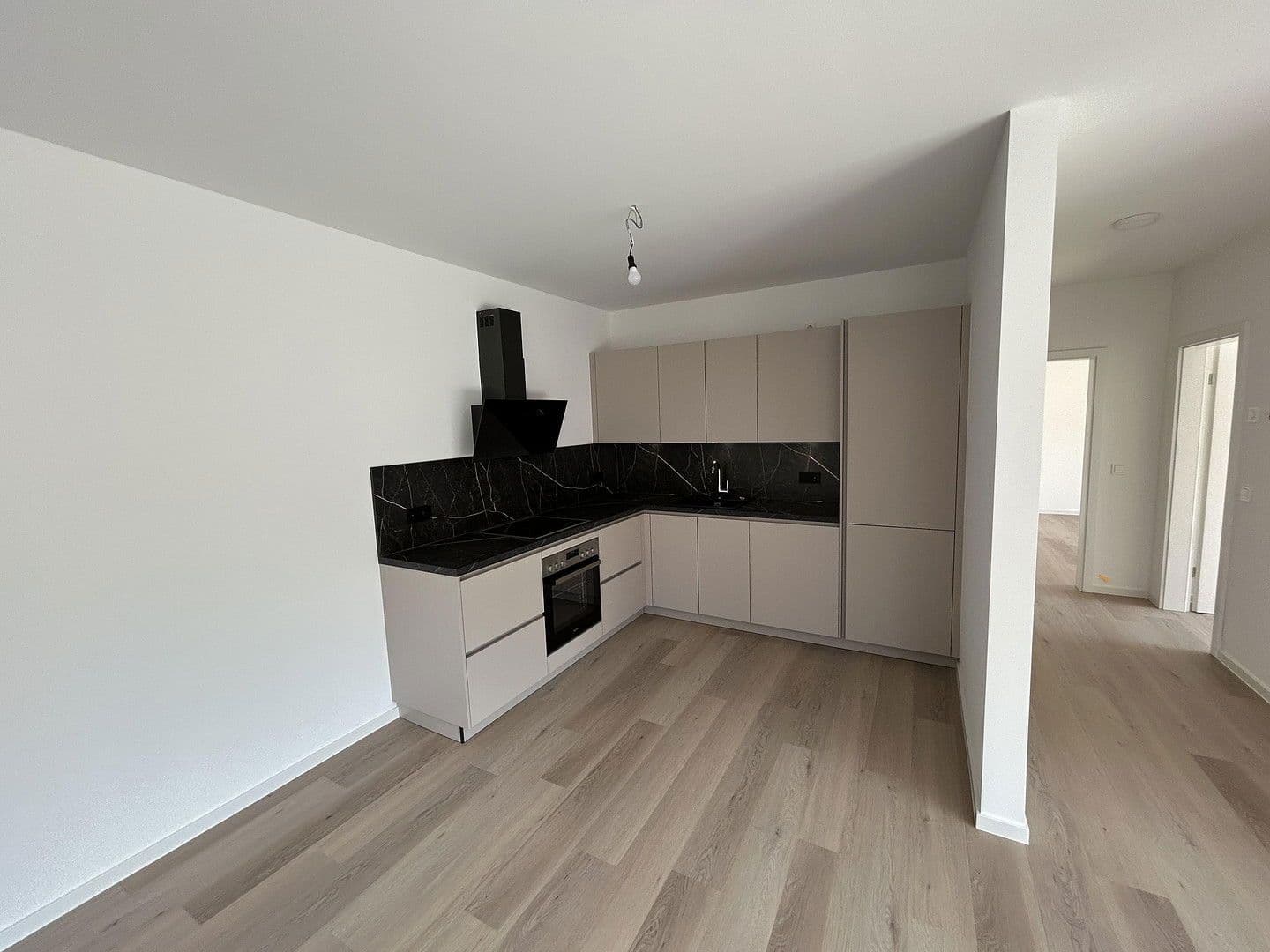 3 bedroom flat to rent, 90 m², Scheckertstrasse 2, Zell am Main, Bavaria 3 bedroom flat to rent, 90 m², Scheckertstrasse 2, Zell am Main, Bavaria