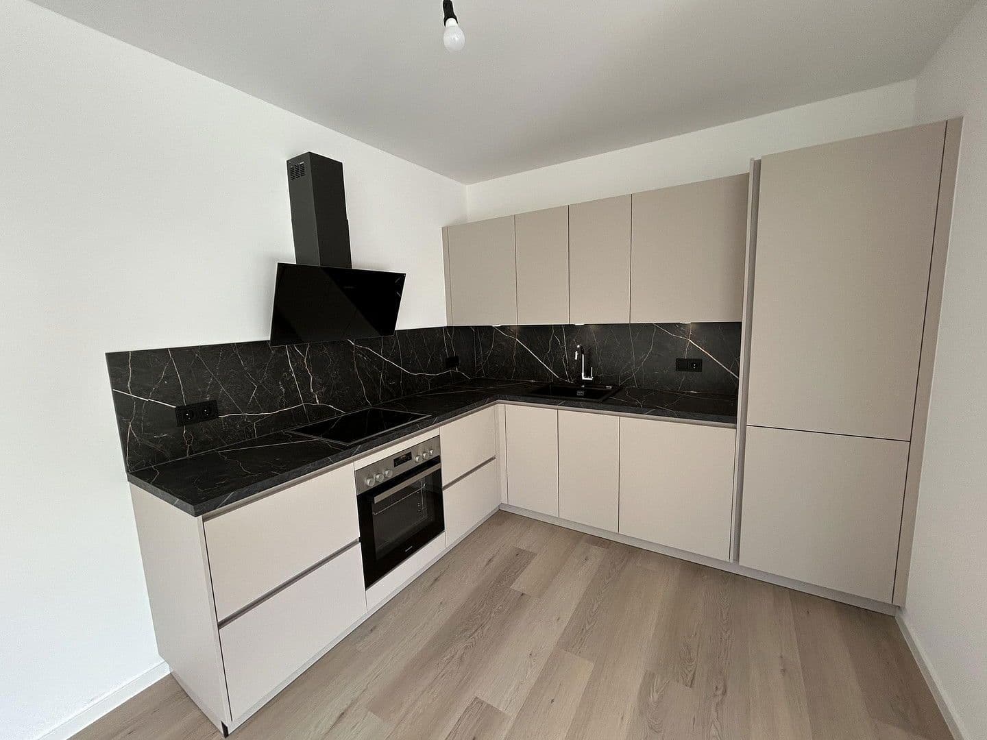 3 bedroom flat to rent, 90 m², Scheckertstrasse 2, Zell am Main, Bavaria 3 bedroom flat to rent, 90 m², Scheckertstrasse 2, Zell am Main, Bavaria