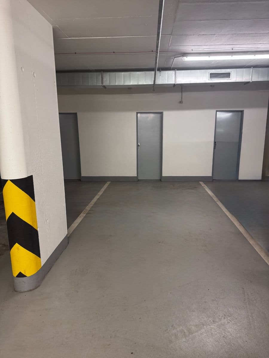 garage to rent, 15 m², Vojenova, Prague, Prague garage to rent, 15 m², Vojenova, Prague, Prague