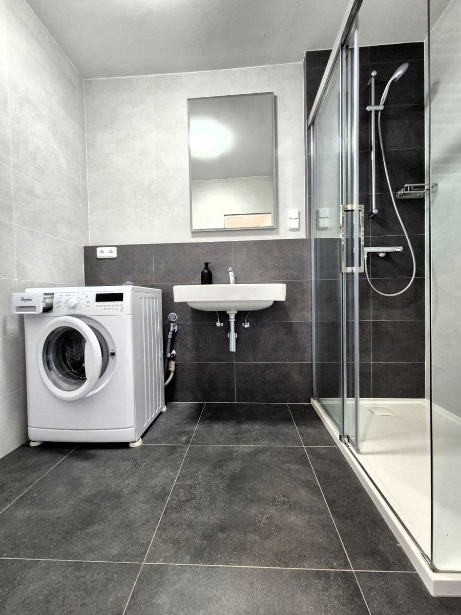 3 bedroom flat to rent, 80 m², Bellušova, Prague, Prague 3 bedroom flat to rent, 80 m², Bellušova, Prague, Prague