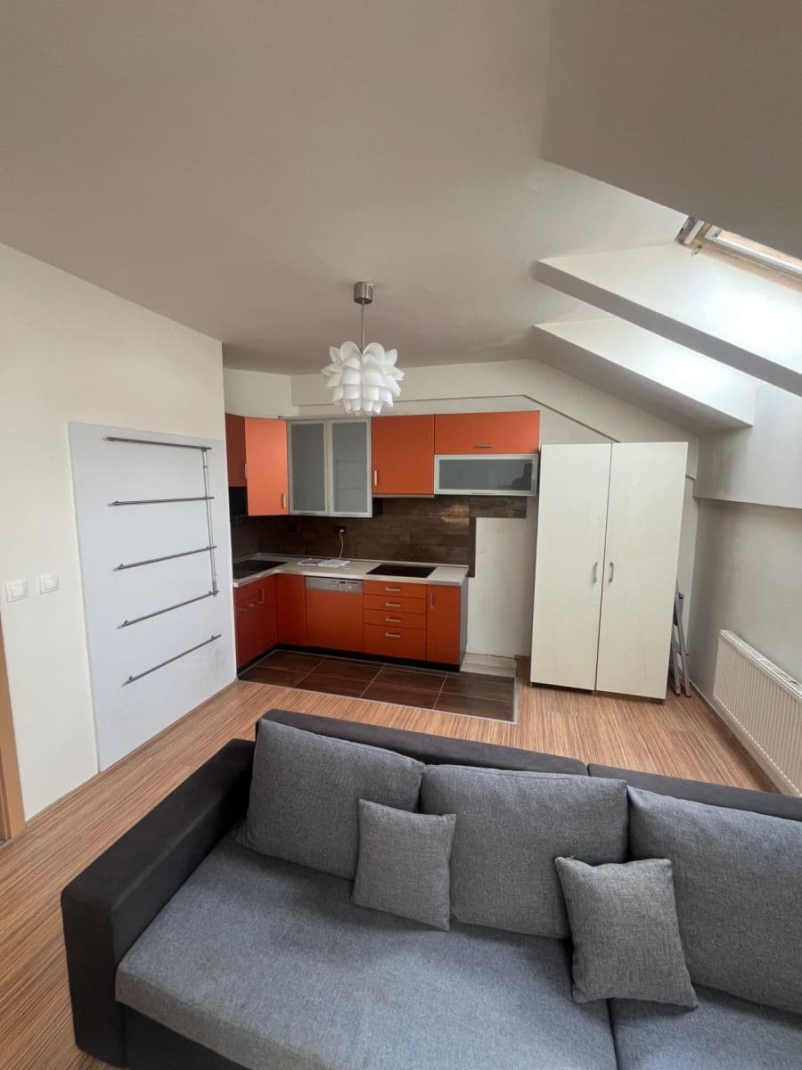 Studio flat to rent, 37 m², Padovská, Prague, Prague Studio flat to rent, 37 m², Padovská, Prague, Prague