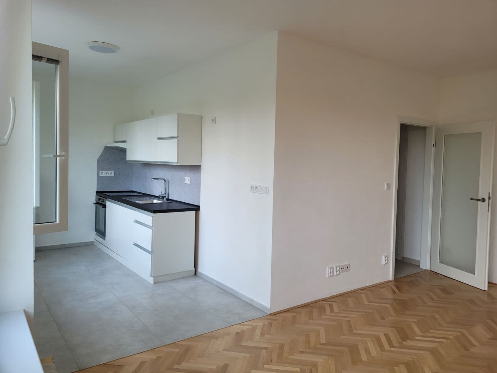 1 bedroom with open-plan kitchen flat to rent, 55 m², Komornická, Prague, Prague 1 bedroom with open-plan kitchen flat to rent, 55 m², Komornická, Prague, Prague