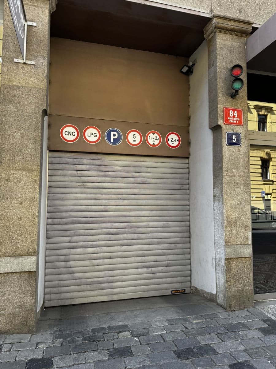 garage to rent, 15 m², Spálená, Prague, Prague garage to rent, 15 m², Spálená, Prague, Prague