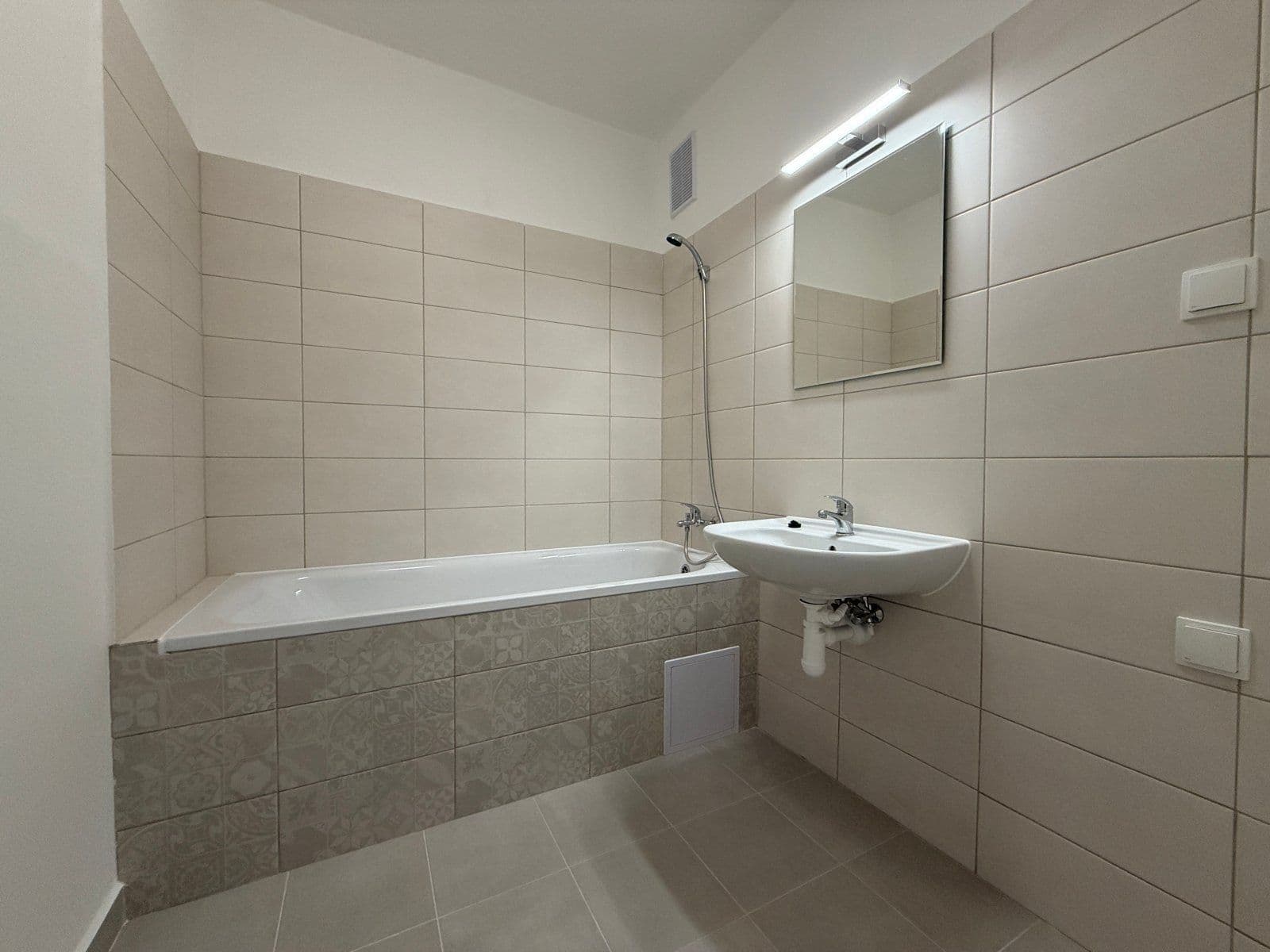 3 bedroom flat to rent, 74 m², Československé armády, Frýdek-Místek, Moravskoslezský Region 3 bedroom flat to rent, 74 m², Československé armády, Frýdek-Místek, Moravskoslezský Region
