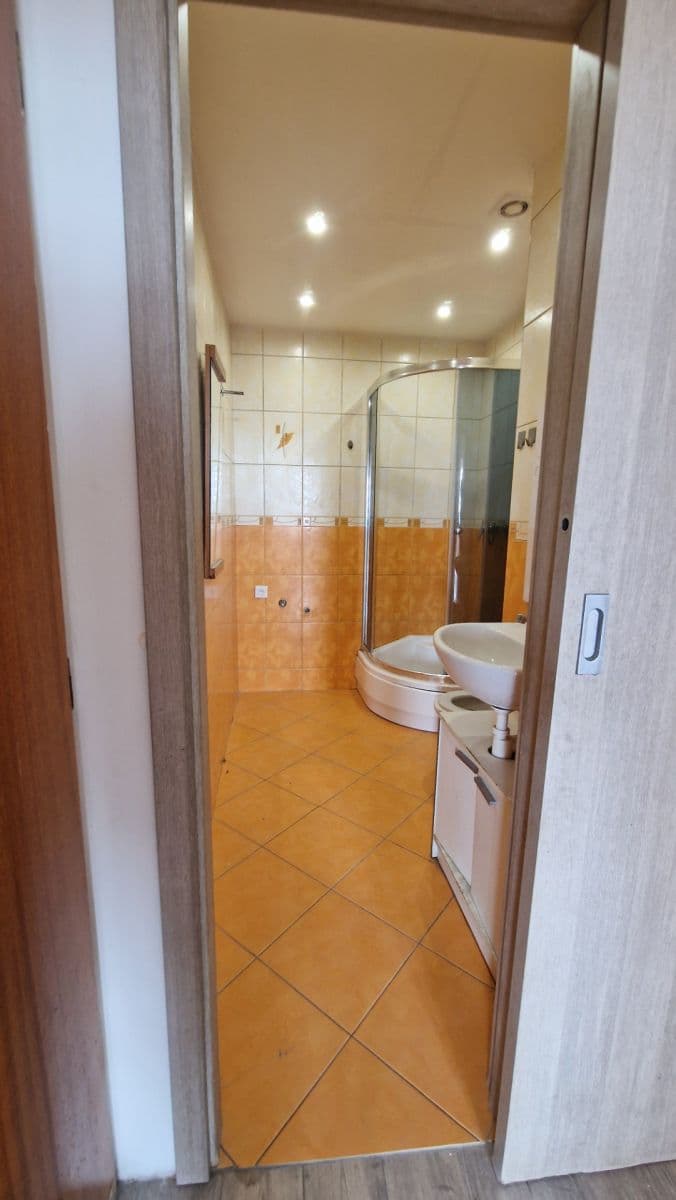 2 bedroom flat to rent, 60 m², Kamenná, Chomutov, Ústecký Region 2 bedroom flat to rent, 60 m², Kamenná, Chomutov, Ústecký Region