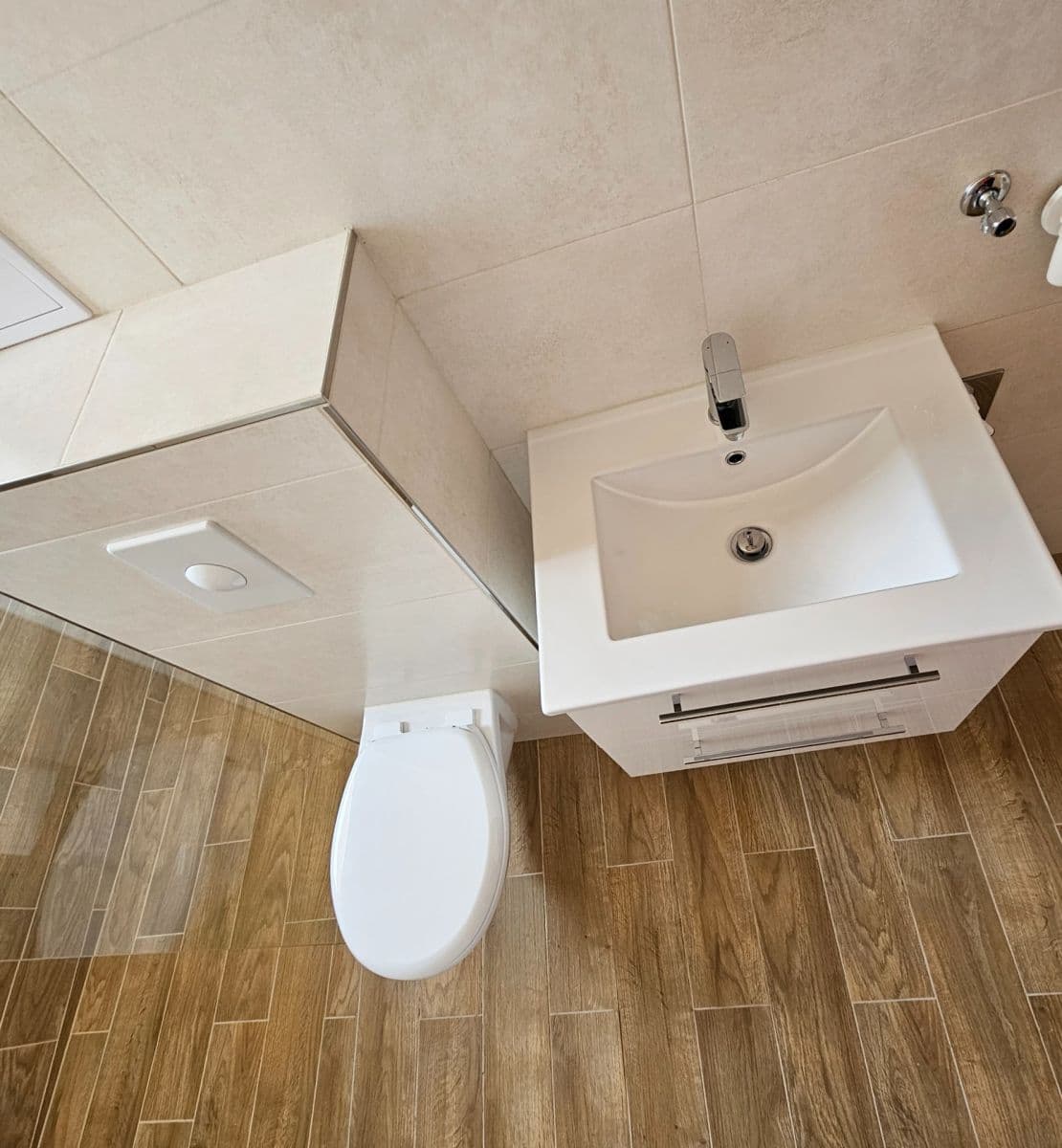 2 bedroom with open-plan kitchen flat to rent, 61 m², Karlovarská, Lubenec, Ústecký Region 2 bedroom with open-plan kitchen flat to rent, 61 m², Karlovarská, Lubenec, Ústecký Region