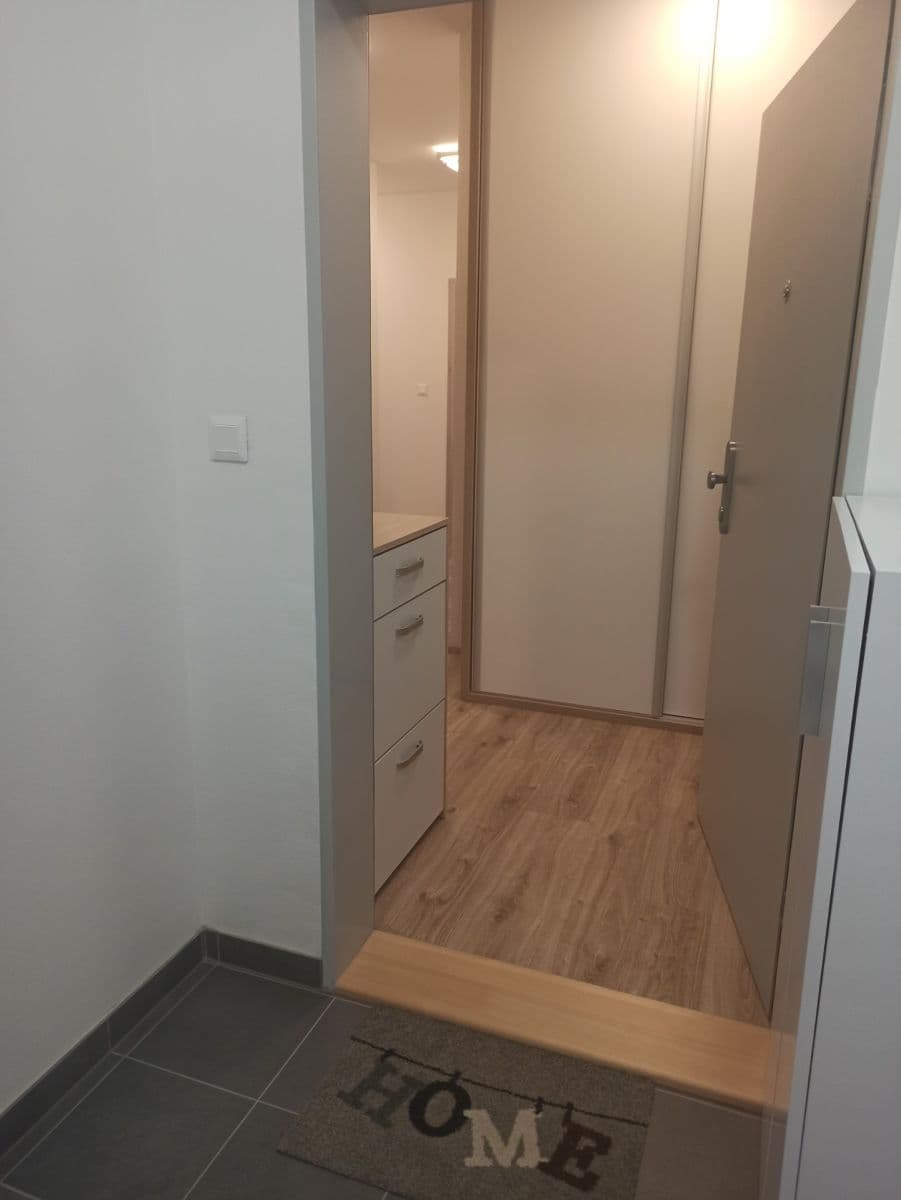 1 bedroom with open-plan kitchen flat to rent, 61 m², Slovanská, Slavkov u Brna, Jihomoravský Region 1 bedroom with open-plan kitchen flat to rent, 61 m², Slovanská, Slavkov u Brna, Jihomoravský Region