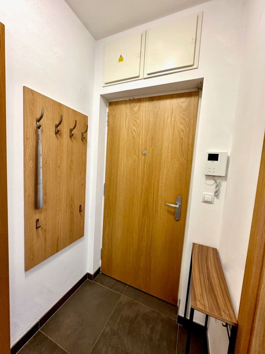 Studio flat to rent, 45 m², Osadní, Prague, Prague Studio flat to rent, 45 m², Osadní, Prague, Prague