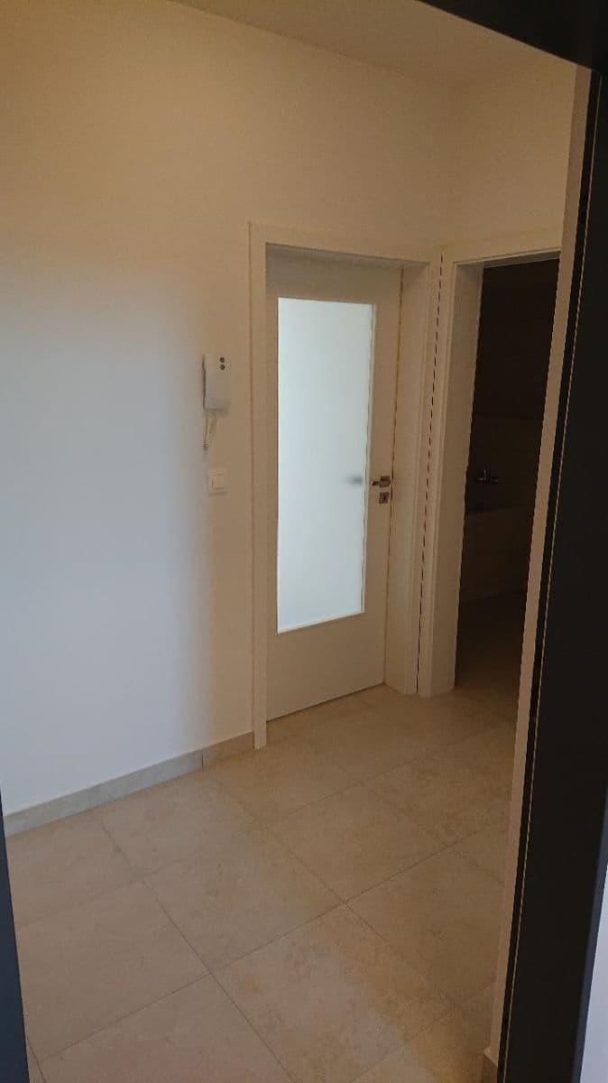 Studio flat to rent, 31 m², K Vystrkovu, Prague, Prague Studio flat to rent, 31 m², K Vystrkovu, Prague, Prague