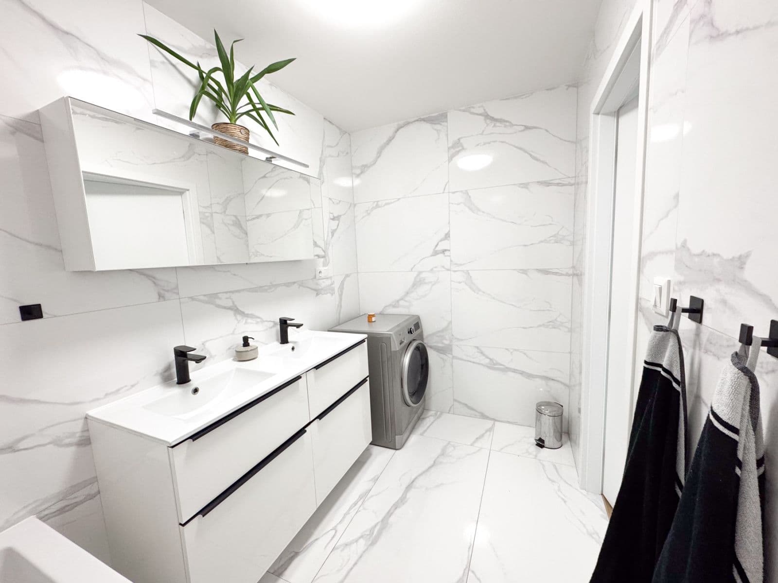 2 bedroom with open-plan kitchen flat for sale, 76 m², Přecechtělova, Prague, Prague 2 bedroom with open-plan kitchen flat for sale, 76 m², Přecechtělova, Prague, Prague