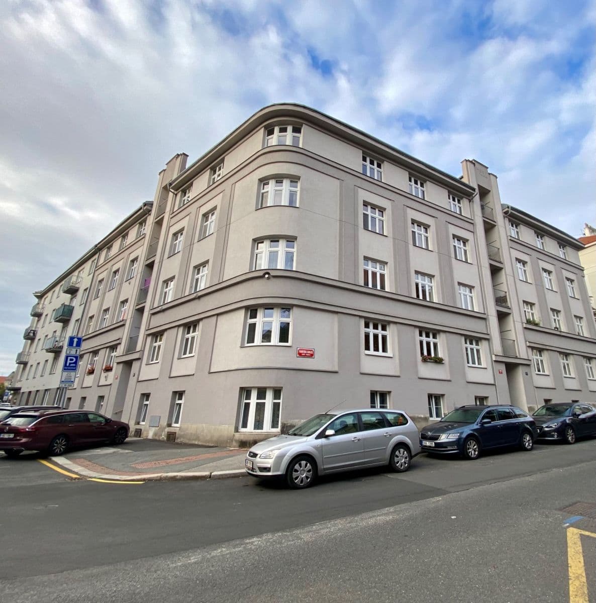 1 bedroom with open-plan kitchen flat to rent, 53 m², Na Dědince, Prague, Prague 1 bedroom with open-plan kitchen flat to rent, 53 m², Na Dědince, Prague, Prague